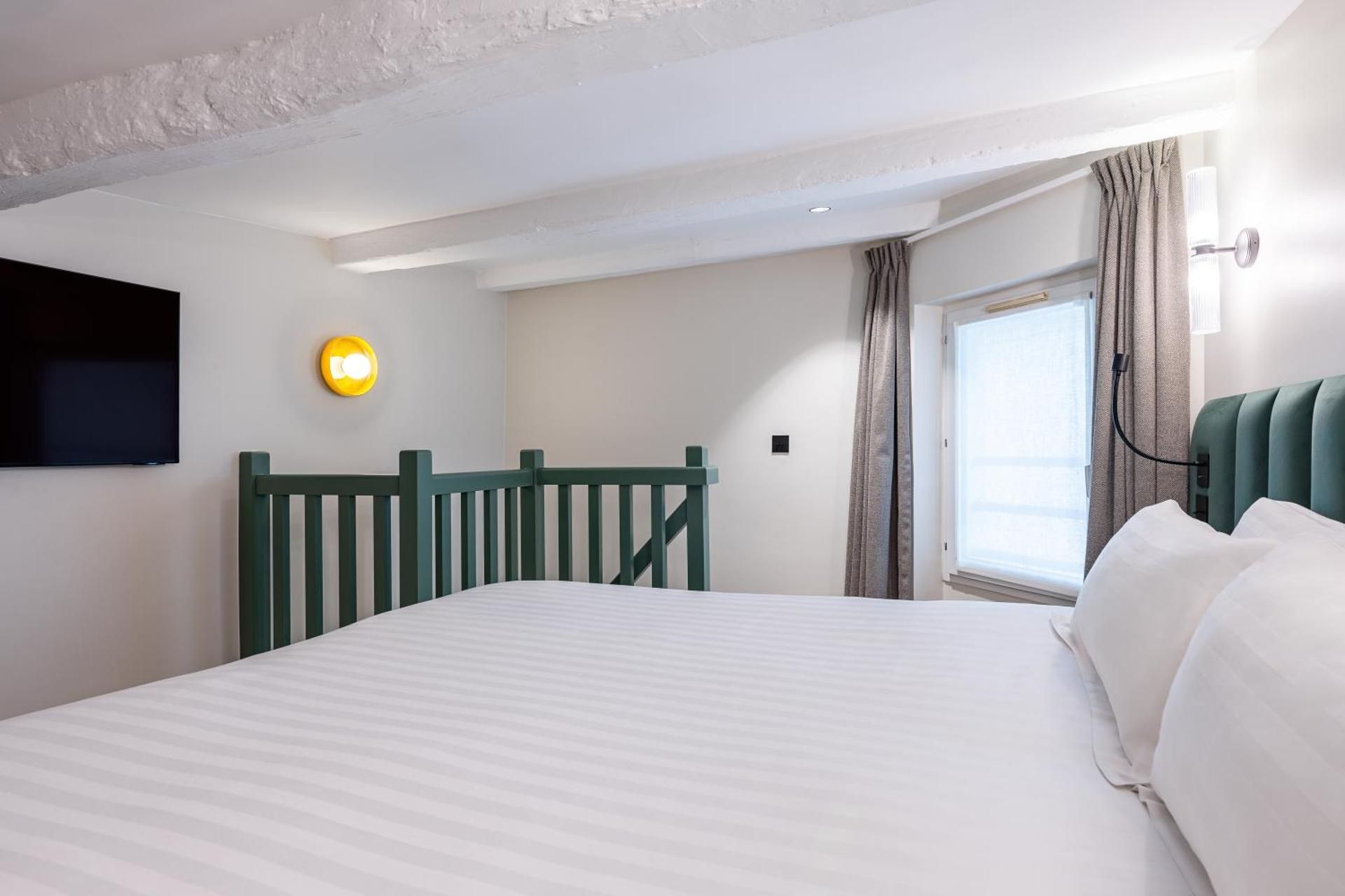 undefined Hotel Elysée Secret 8