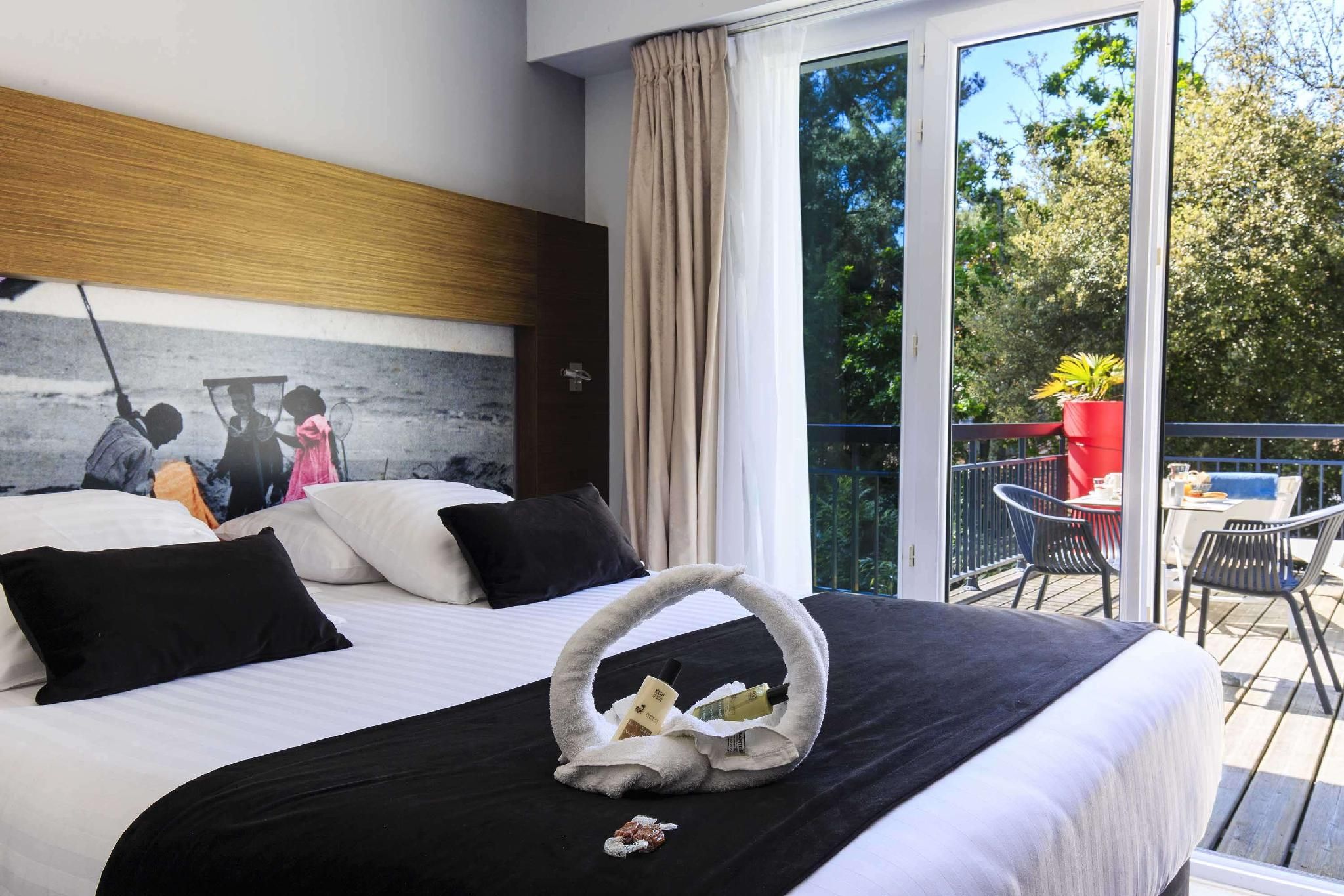 1 Queen Bed, Nonsmoking, Superior Room, Terrace