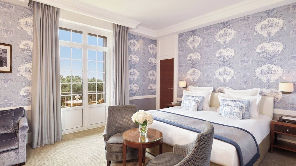 Hôtel Barrière Le Normandy Deauville Sea Deluxe Room