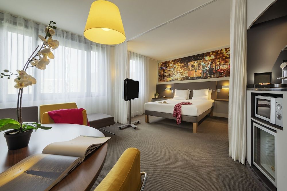 Executive Suite, 1 Queen Bed with Sofa bed