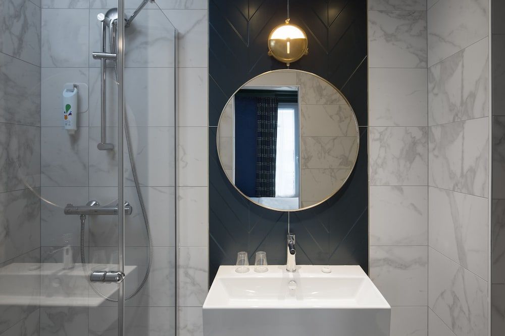 ibis Styles Paris Nation Cours de Vincennes Standard Room, 2 Twin Beds 6