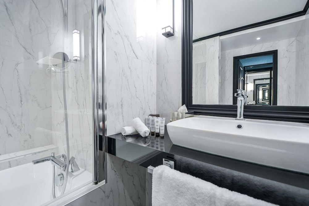 Suite, 1 King Bed, Terrace