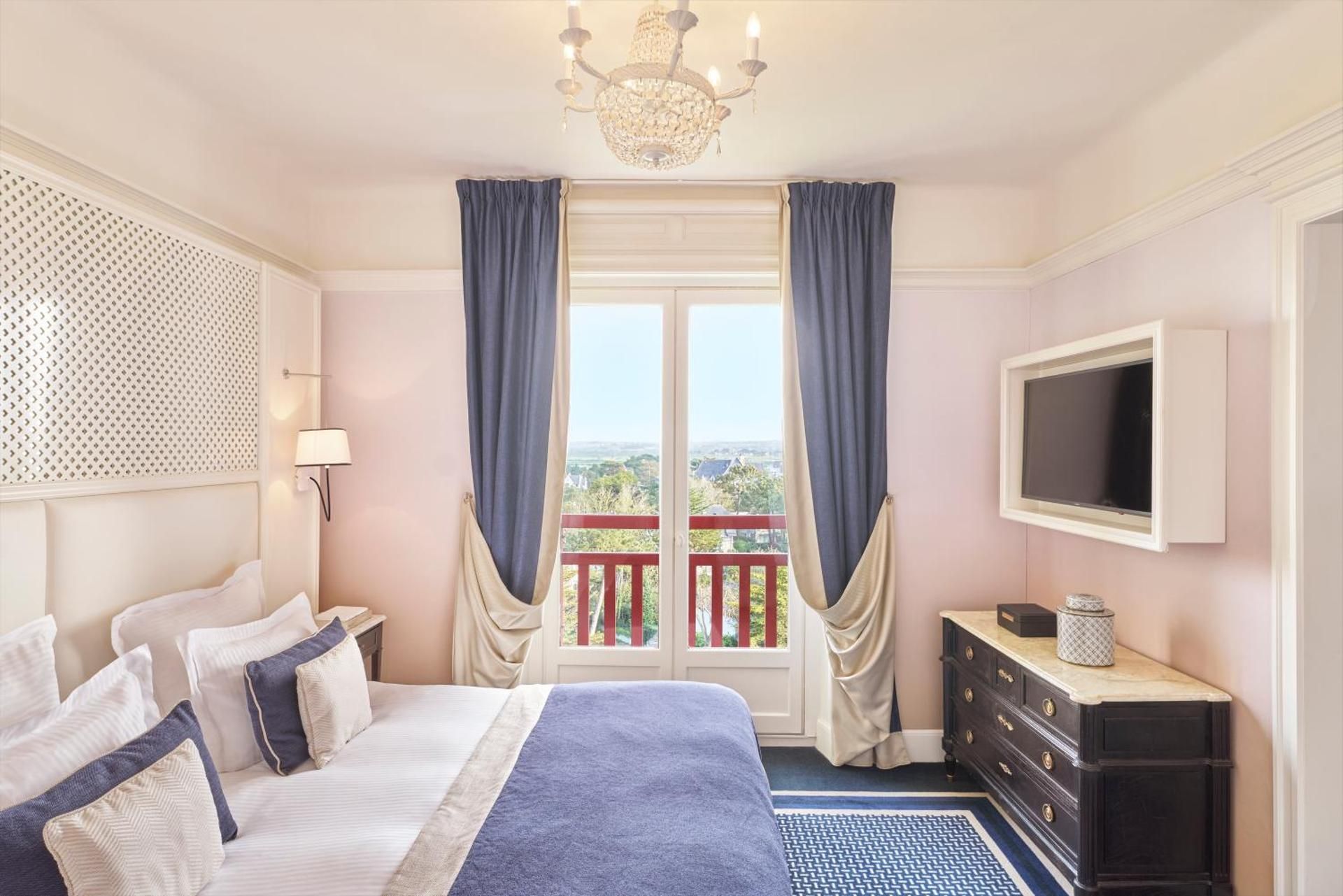 Junior suite city view