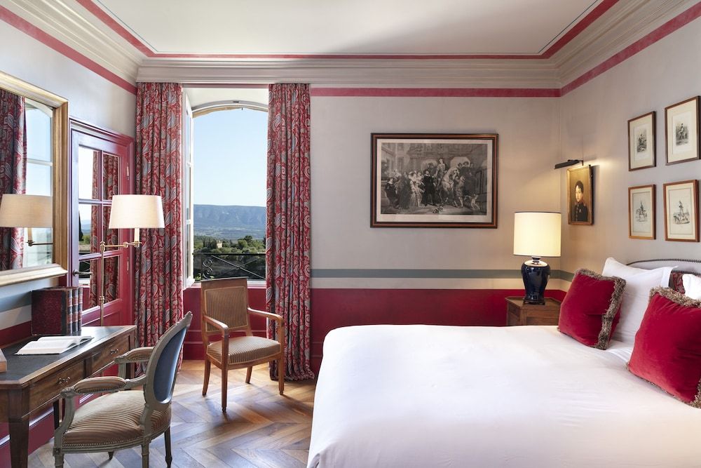 Superior Valley Room
