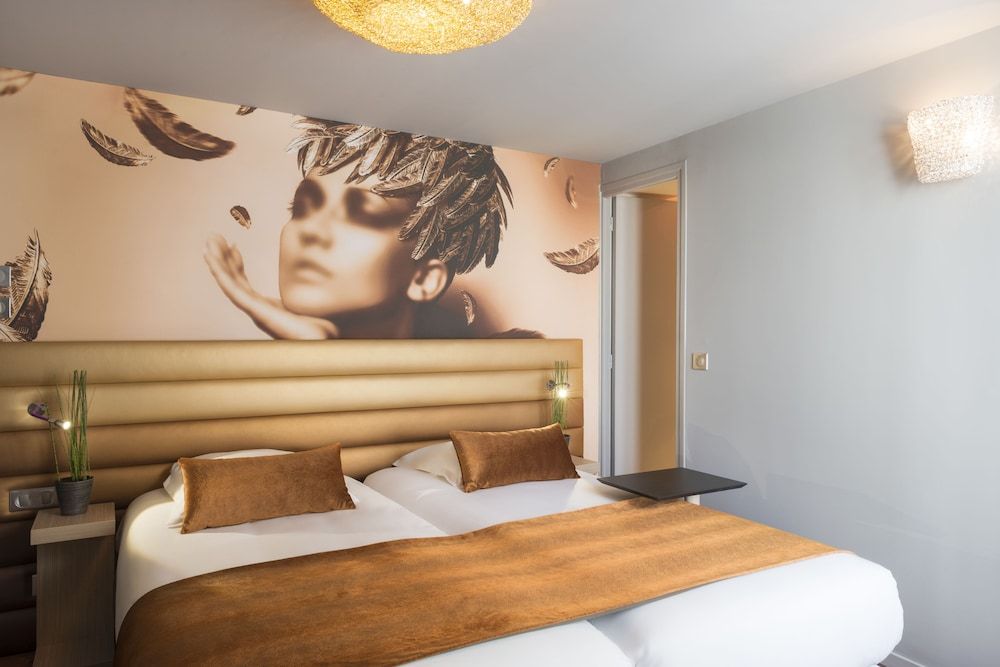 Deluxe Double or Twin Room