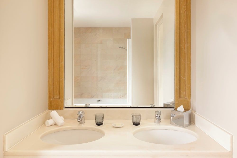 Sea Deluxe Suite