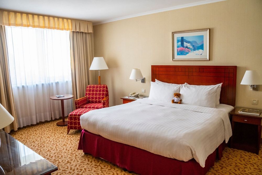 Paris Marriott Charles de Gaulle Airport Hotel Deluxe Room, 1 King Bed, Non Smoking