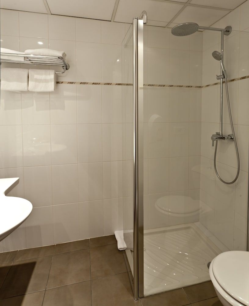 BW Premier Collection Mondial Superior Double Room, City View 9