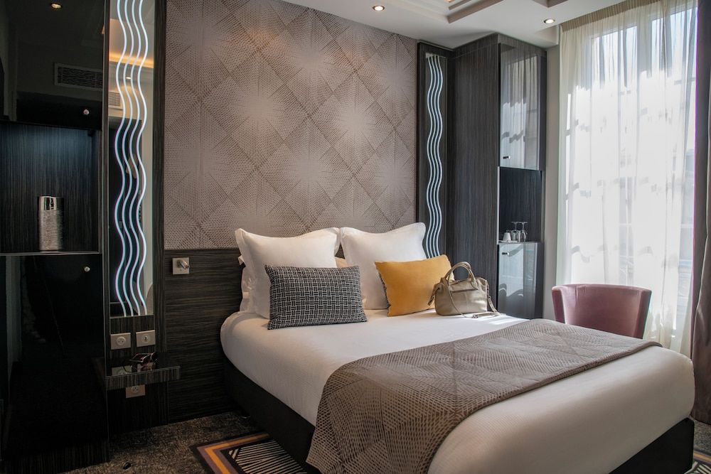 BW Premier Collection Mondial Superior Double Room, City View