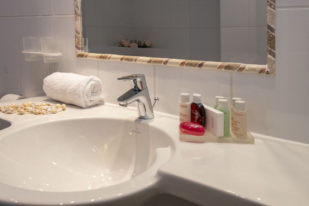 BW Premier Collection Mondial Superior Double Room, City View 11