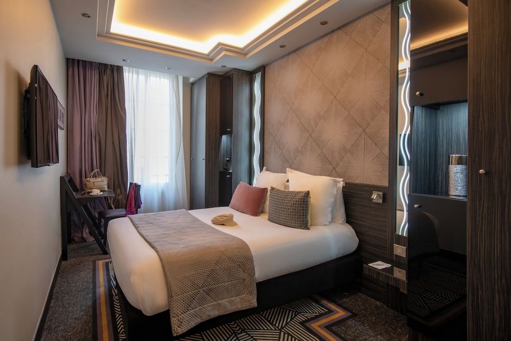 BW Premier Collection Mondial Superior Double Room, City View 7