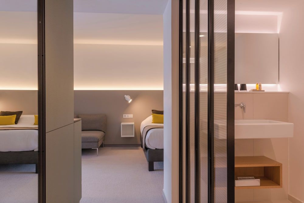 Hôtel Diana Restaurant & Spa by Happyculture Suite avec terrasse 3