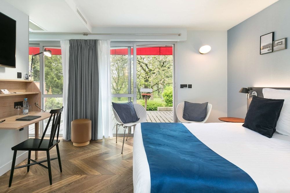 Hôtel Diana Restaurant & Spa by Happyculture Superior Room 4