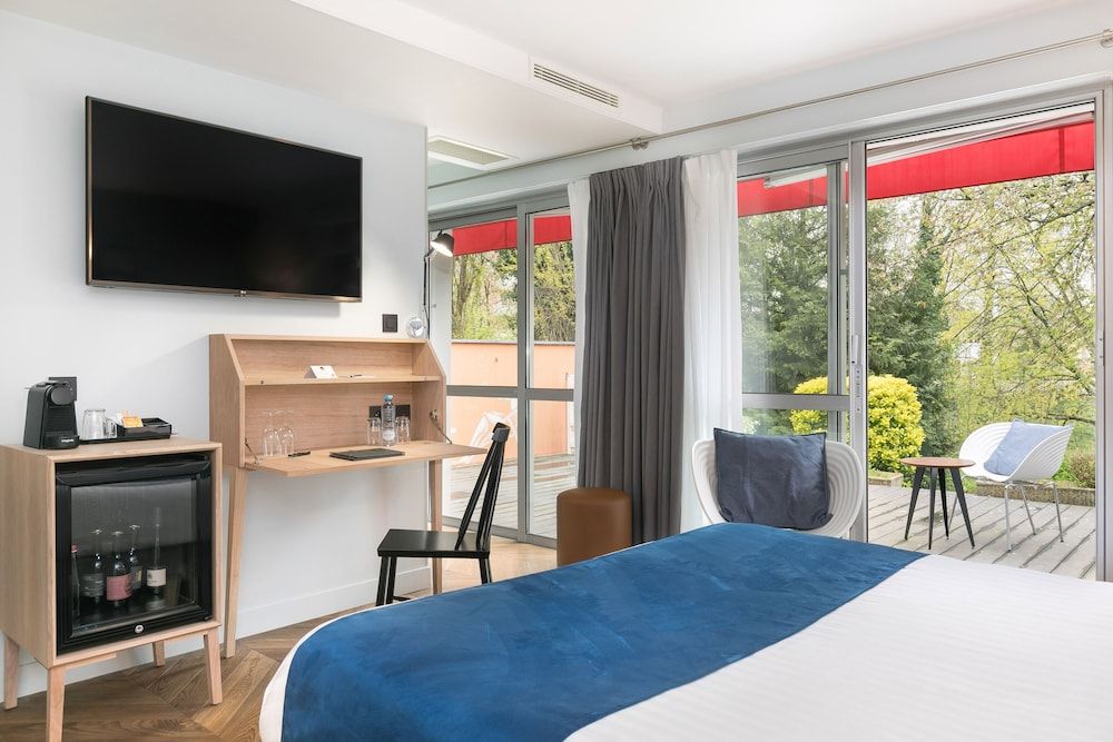 Hôtel Diana Restaurant & Spa by Happyculture Superior Room 2