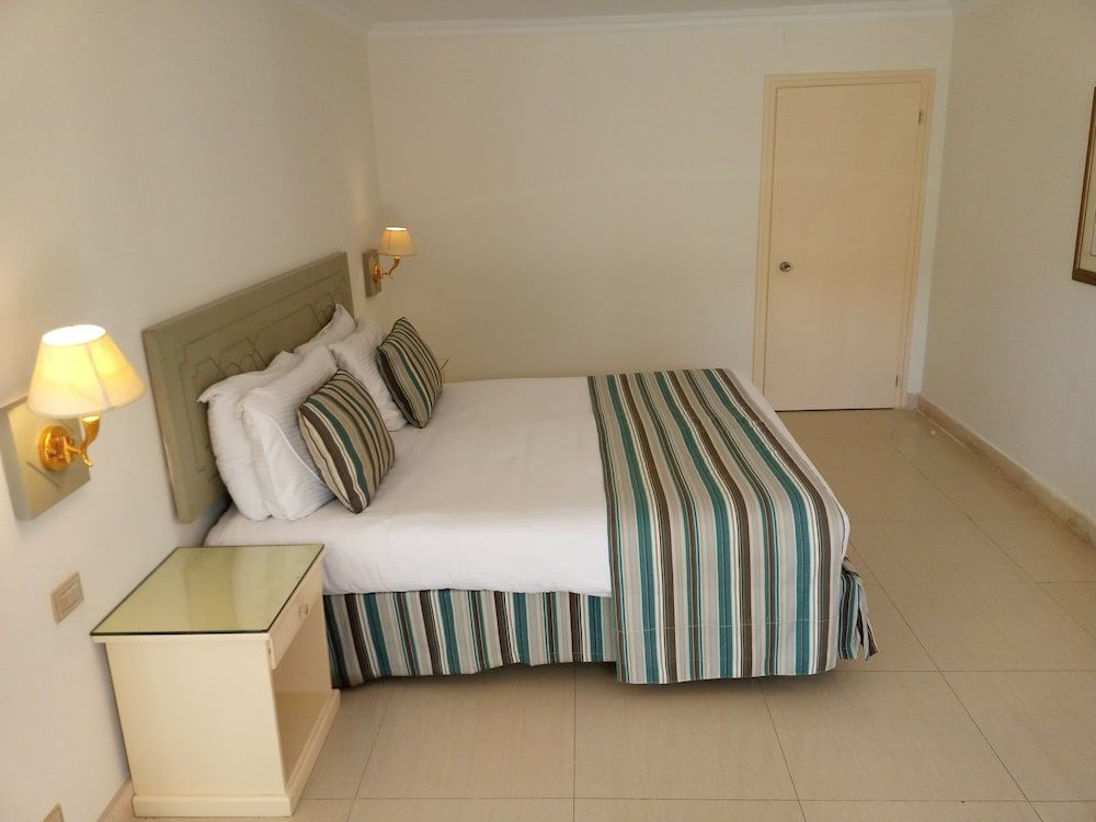 undefined Cairo Pyramids Hotel 10