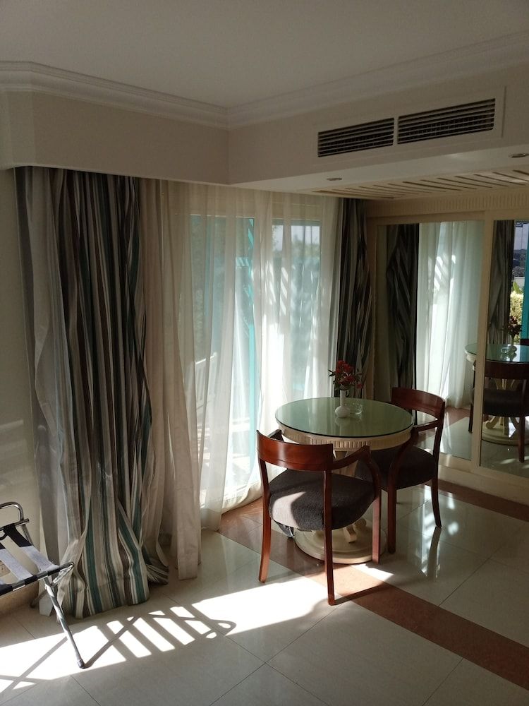 Cairo Pyramids Hotel Classic Room – Garden View 16