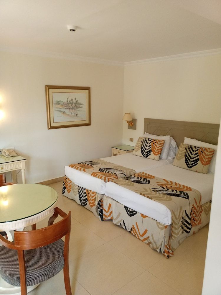 undefined Cairo Pyramids Hotel 8