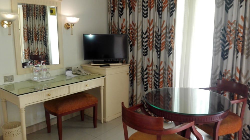 Cairo Pyramids Hotel Classic Room – Garden View 14