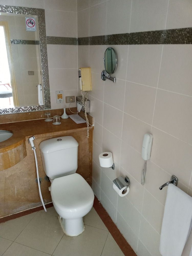 Cairo Pyramids Hotel Classic Room – Garden View 12