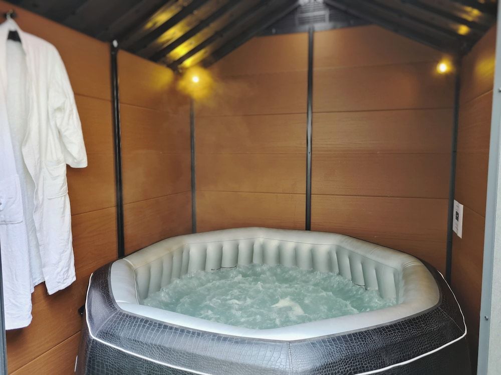 undefined L'Empire Paris