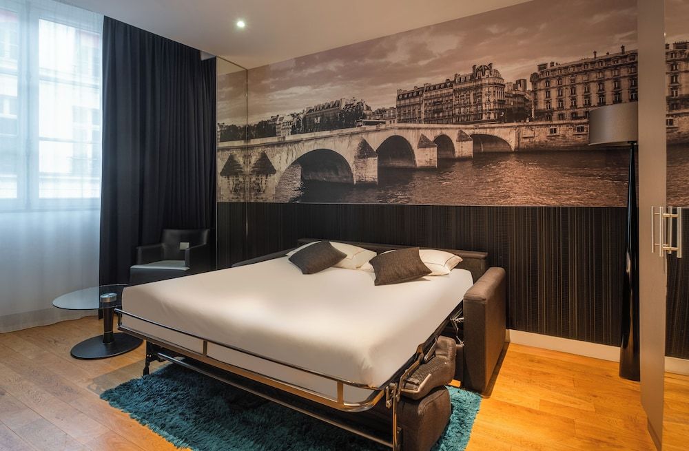 undefined L'Empire Paris 7