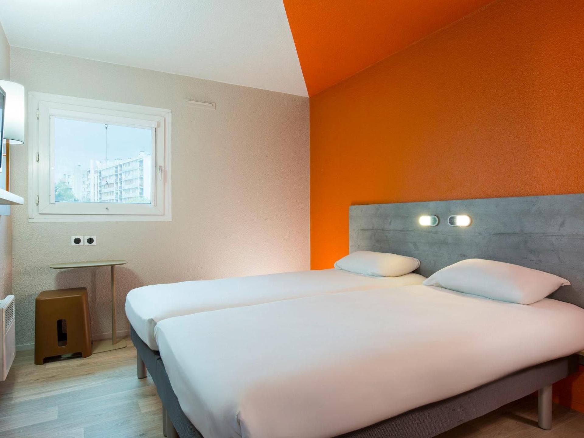 Standard Room With Two Single Beds