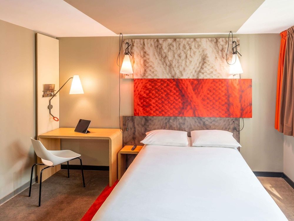 undefined ibis Paris 17 Clichy-Batignolles 10