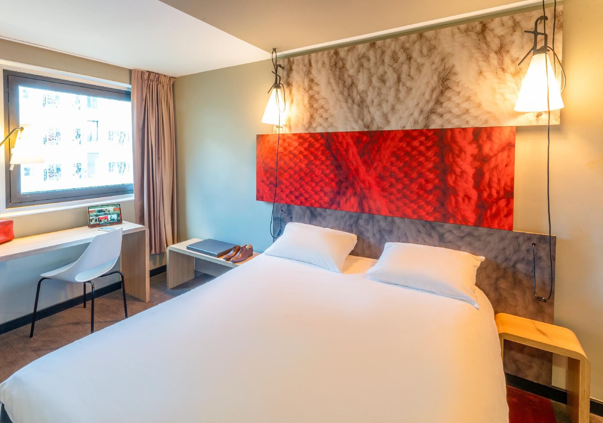 ibis Paris 17 Clichy-Batignolles Standard Double Bed 2