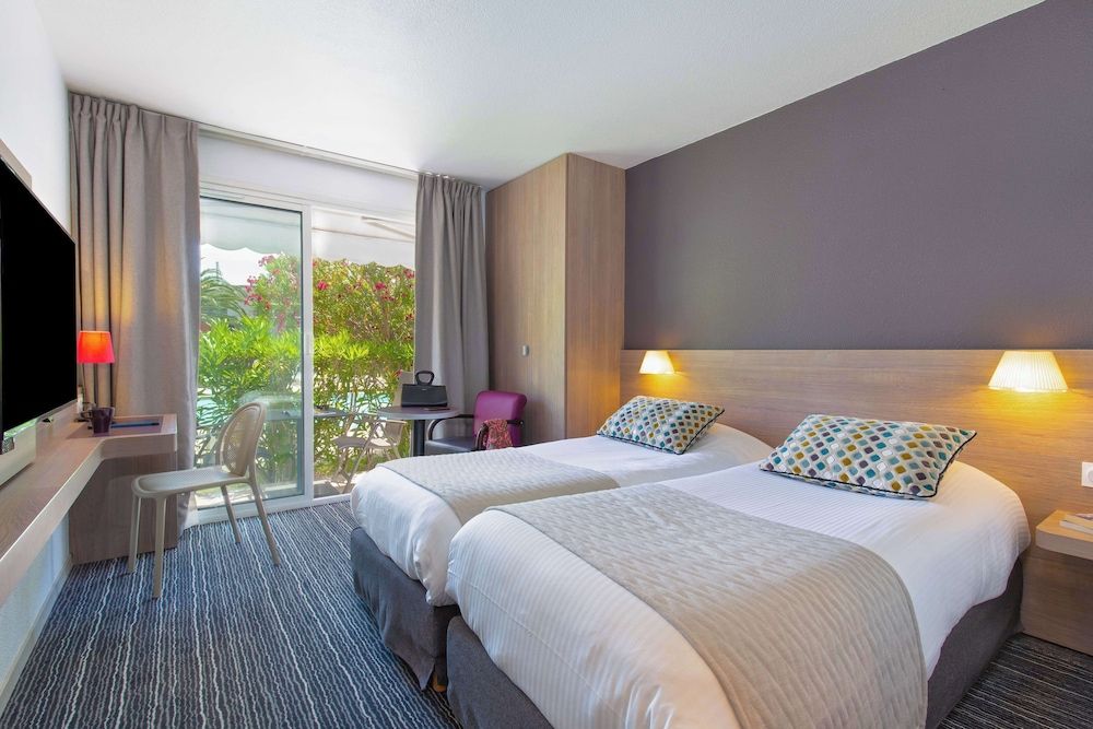 Best Western Plus Hotel La Marina Comfort Room, 2 Twin Beds, Terrace, Poolside 3