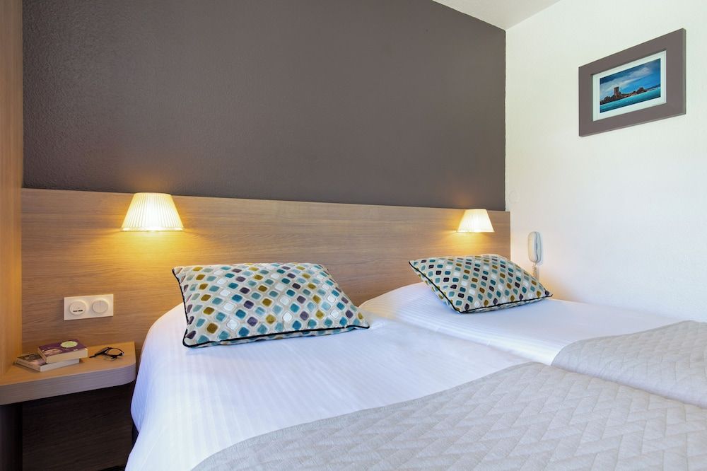 Best Western Plus Hotel La Marina Comfort Room, 2 Twin Beds, Terrace, Poolside 2