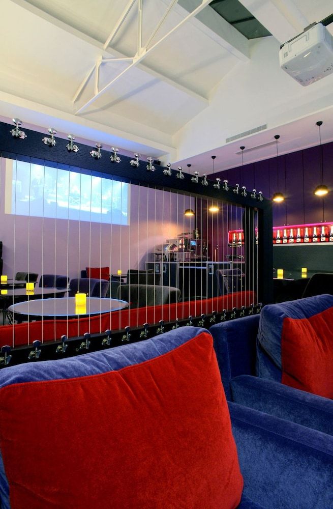 undefined Hôtel du Triangle d'Or 5