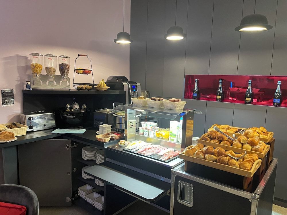 undefined Hôtel du Triangle d'Or 7