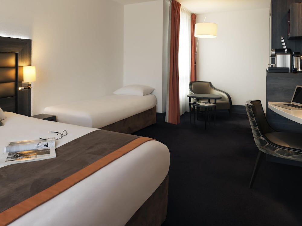 Executive Suite, 1 King Bed with Sofa bed