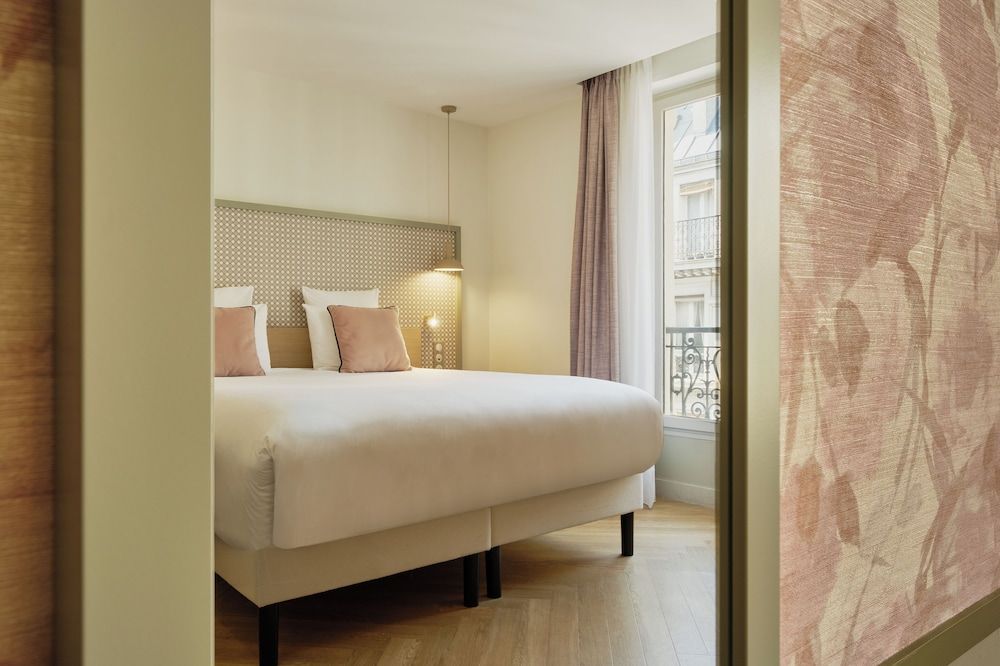 Hôtel Cervantes by Happyculture Double Room 3