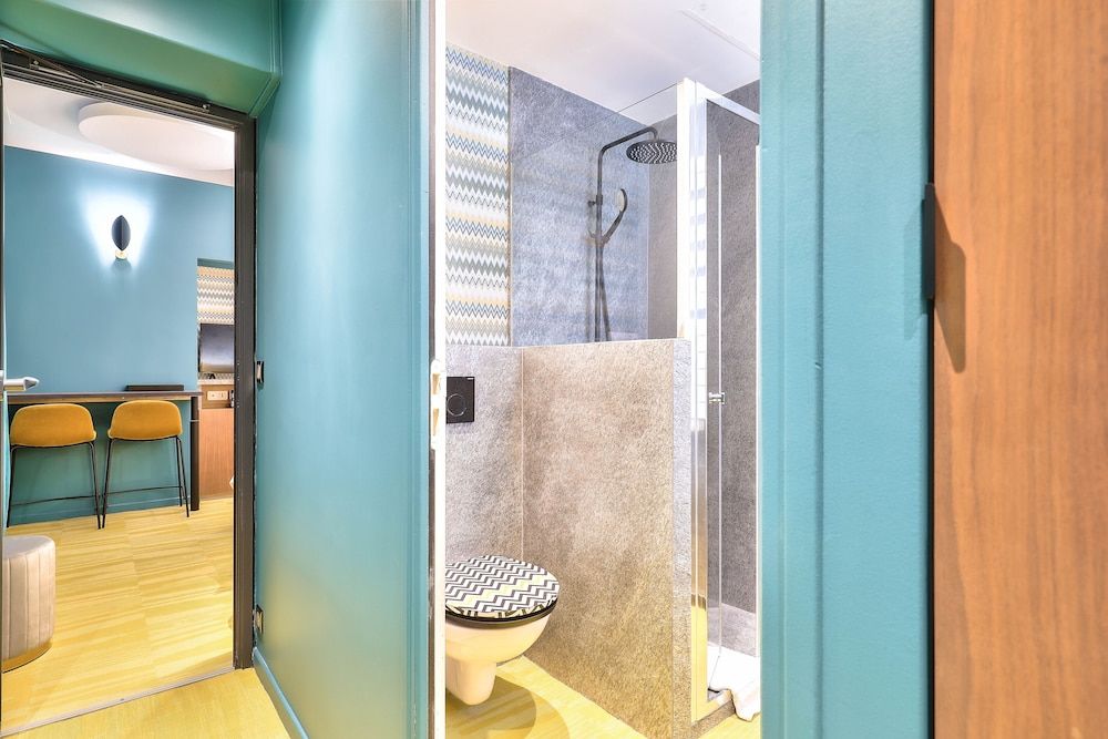 Hôtel 33 Marbeuf Deluxe Room (Montmartre) 7