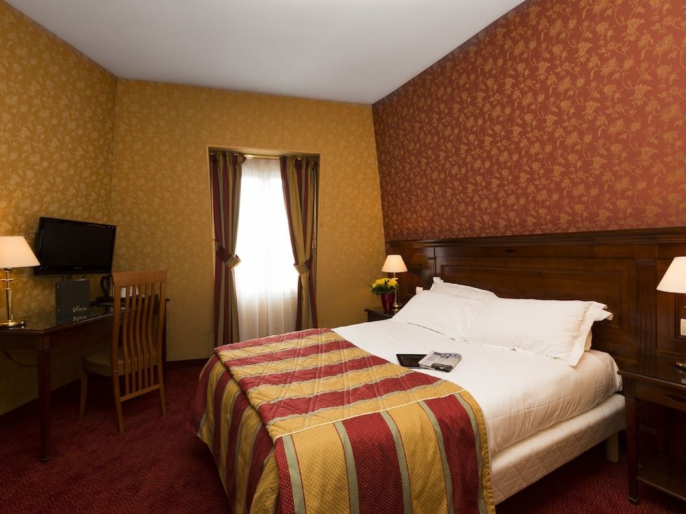 undefined Hotel Viator Paris - Gare de Lyon 2