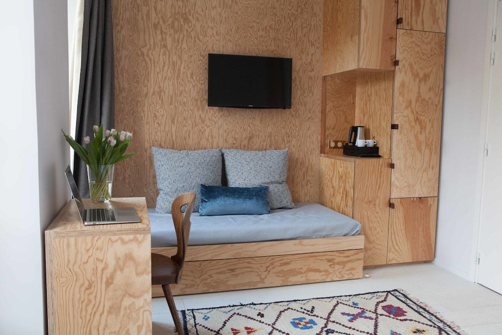 undefined Hôtel Montholon Paris 2