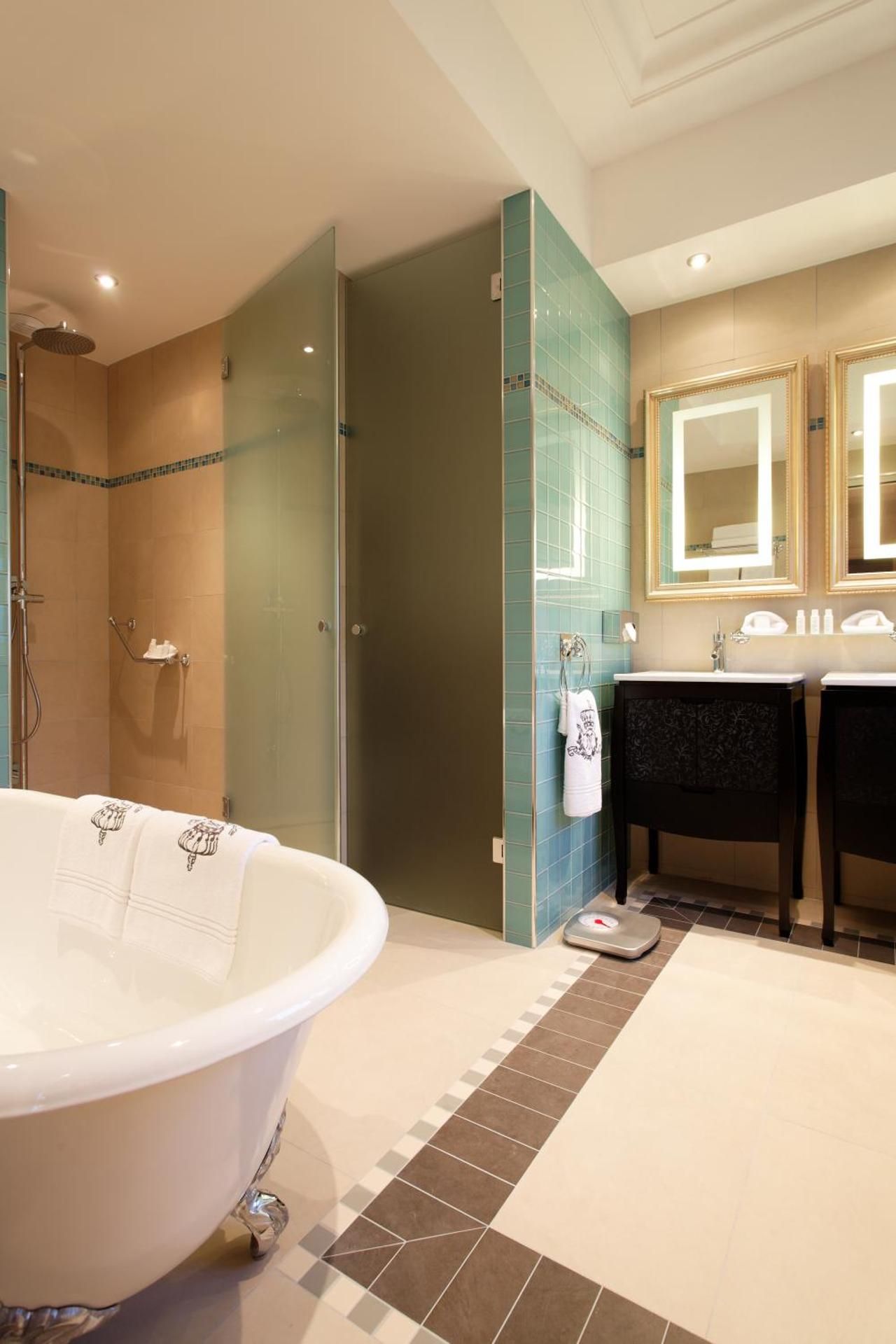 Prestige Suite