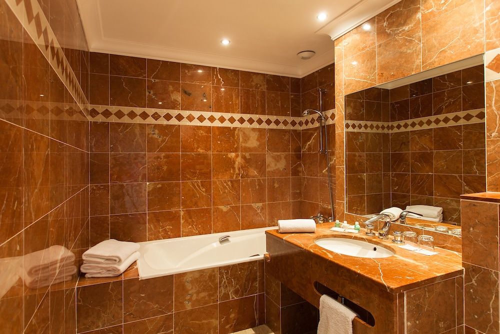 Westminster Hotel & Spa Nice Superior Room, City View 9