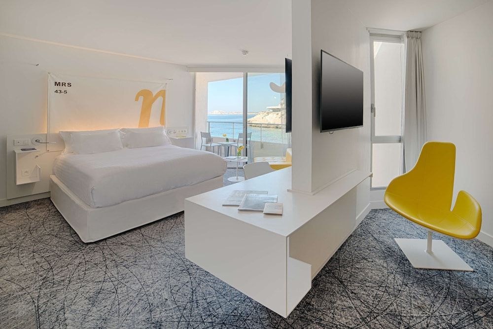 NHOW Sea View Suite (Extra Bed 2 adults and 2 children)