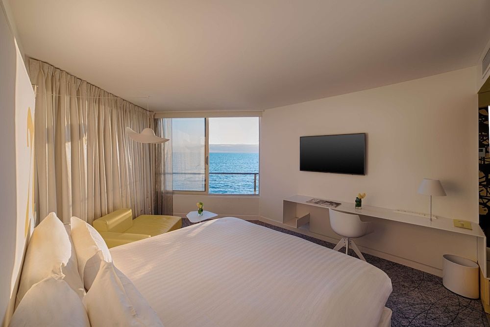 nhow Marseille NHOW Sea View Room 6