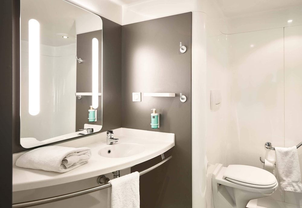 undefined B&B HOTEL Paris Grand Roissy CDG Aéroport 8