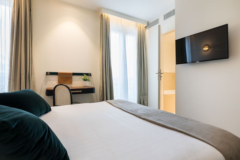 Hotel le Friedland Standard Double Room 2