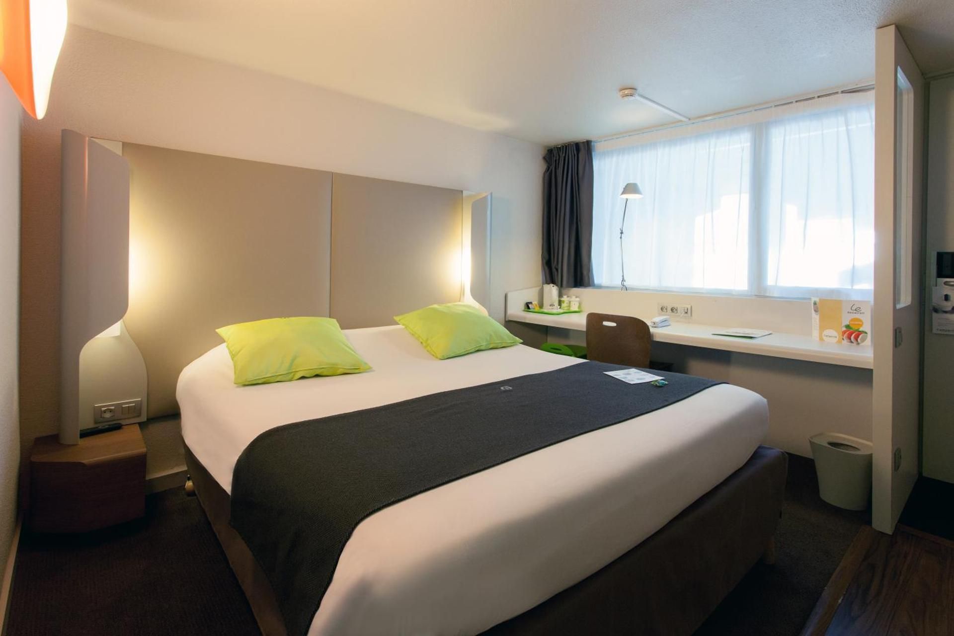 Standard Double Room with One Single Bed - Up to Ten Years