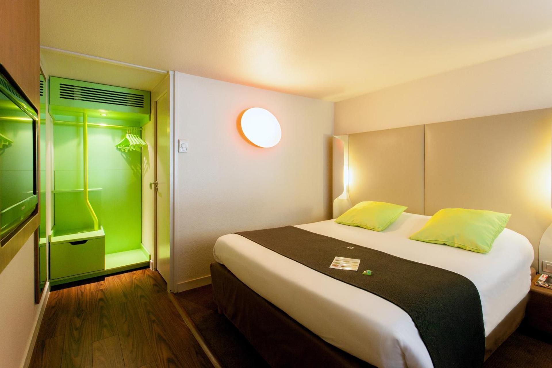 1 Double Bed