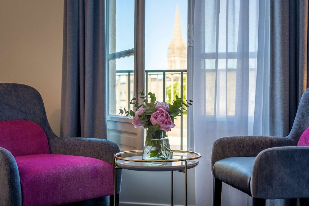 Best Western Plus Le Moderne Deluxe Room, 1 King Bed, Non Smoking (Larger Room) 5