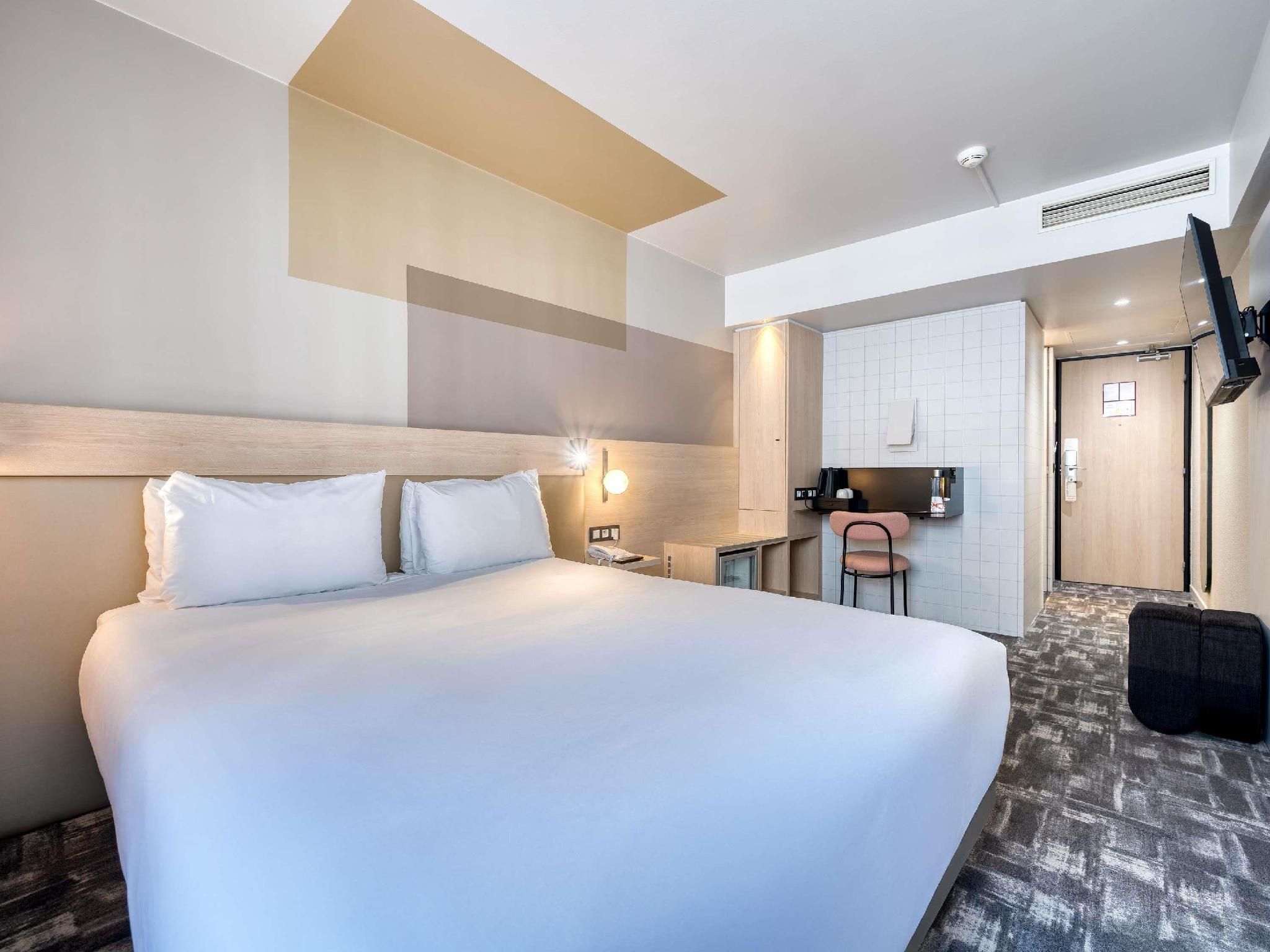 Hôtel Mercure Paris 15 Porte de Versailles Standard Double Bed