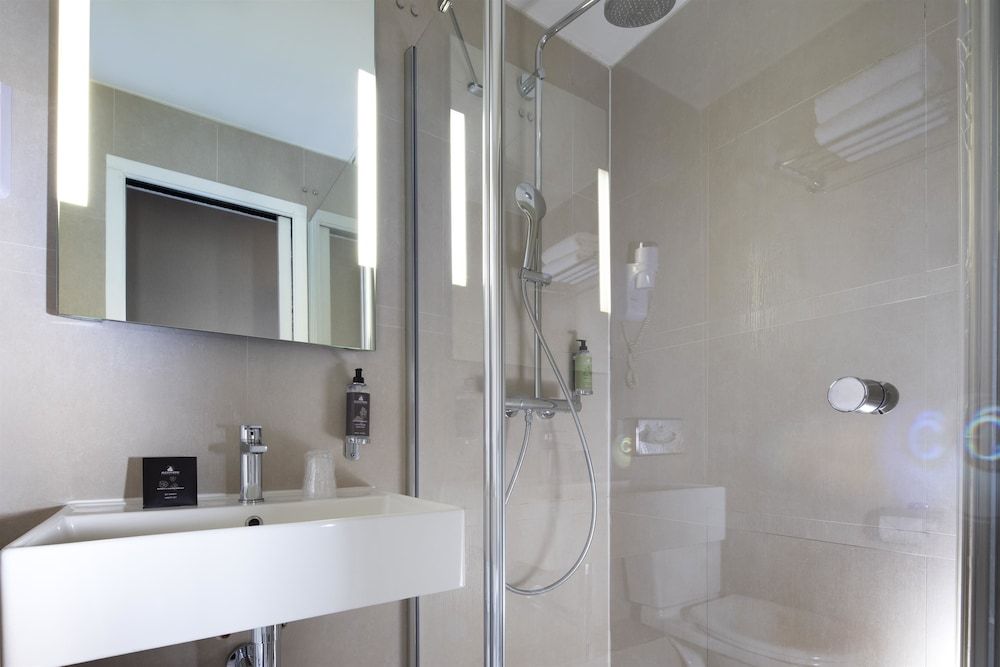 Hôtel Plaza Etoile Classic Room 5