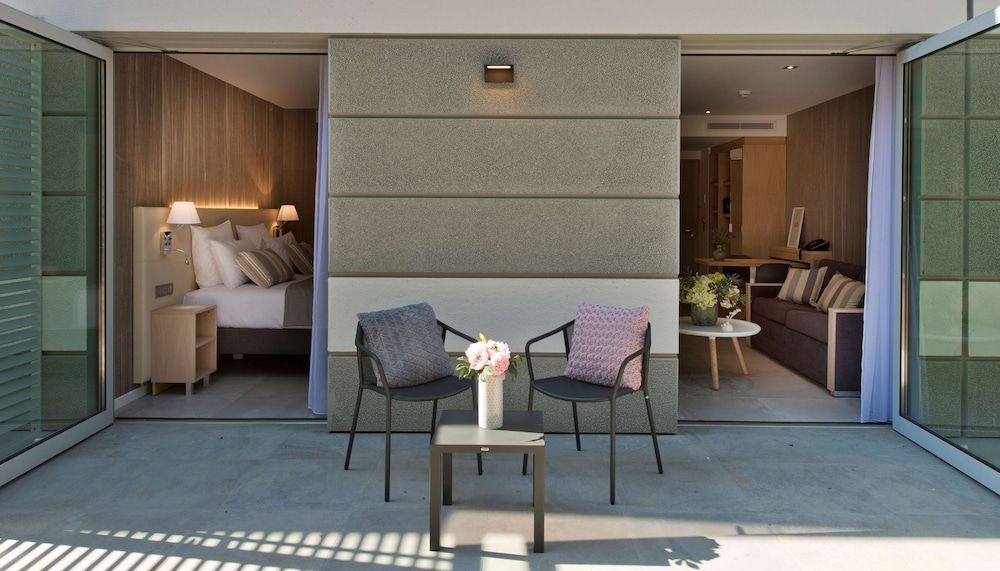Golden Tulip Sophia Antipolis - Hotel & Spa Junior Suite, Multiple Beds, Terrace 8