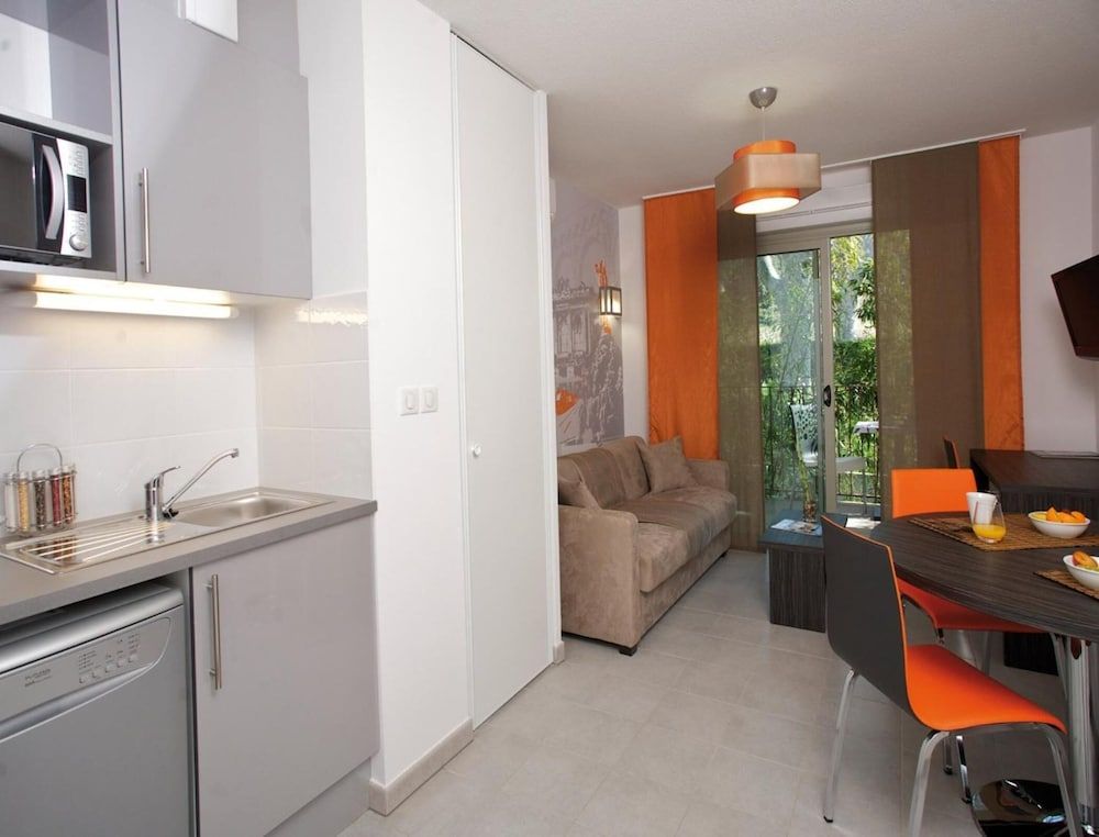 Lagrange Apart'HOTEL Montpellier Millénaire Apartment (4 persons) 7